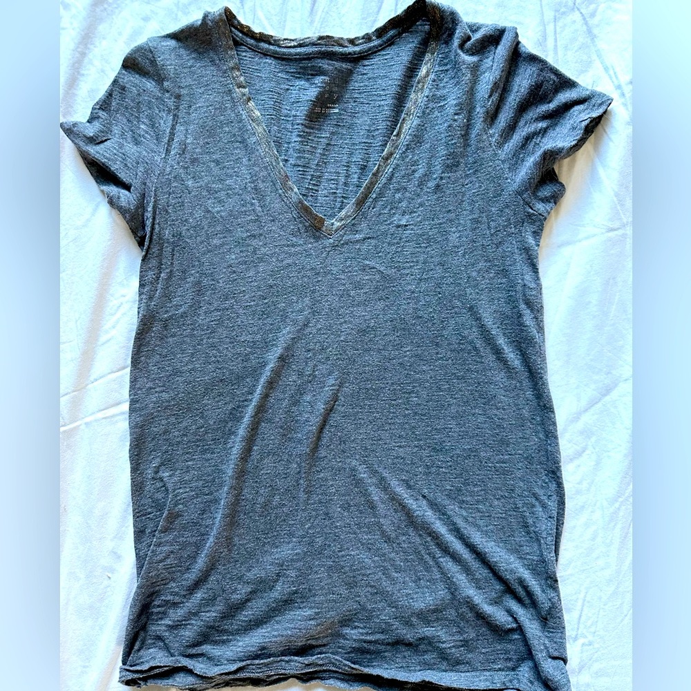 Gray short sleeve shirt